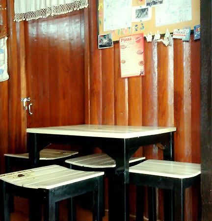 Baan Mai Guesthouse メーホンソン エクステリア 写真