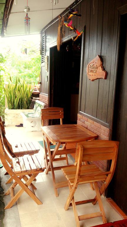 Baan Mai Guesthouse メーホンソン エクステリア 写真