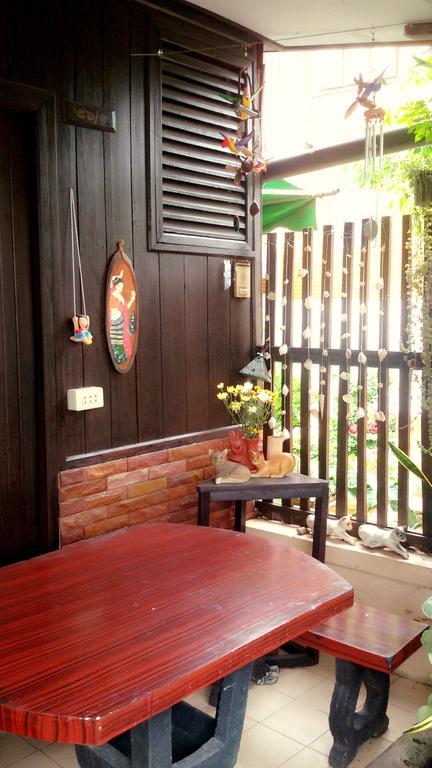 Baan Mai Guesthouse メーホンソン エクステリア 写真