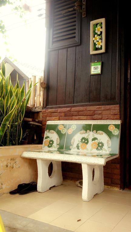 Baan Mai Guesthouse メーホンソン エクステリア 写真