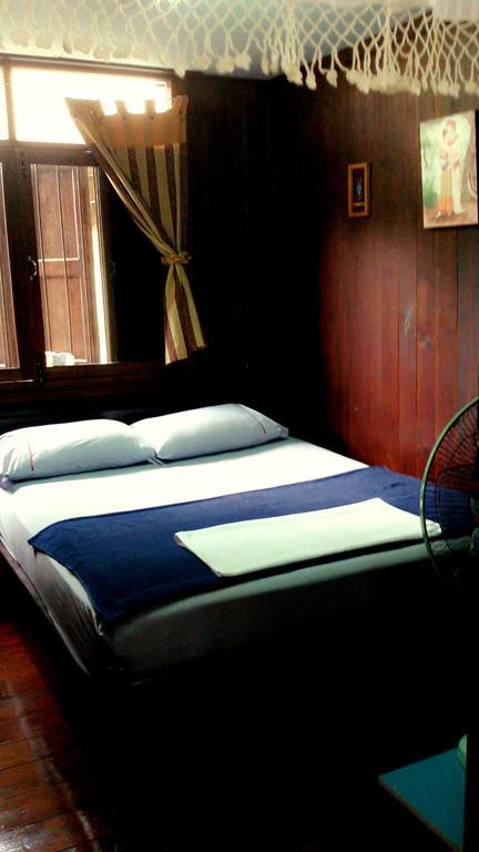 Baan Mai Guesthouse メーホンソン 部屋 写真