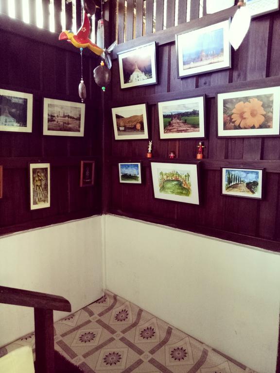 Baan Mai Guesthouse メーホンソン エクステリア 写真