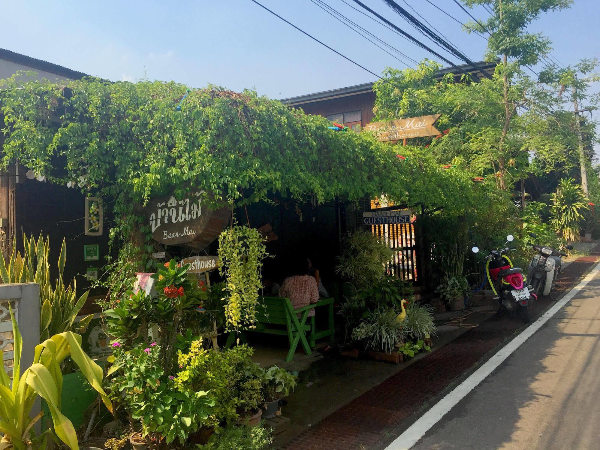 Baan Mai Guesthouse メーホンソン エクステリア 写真